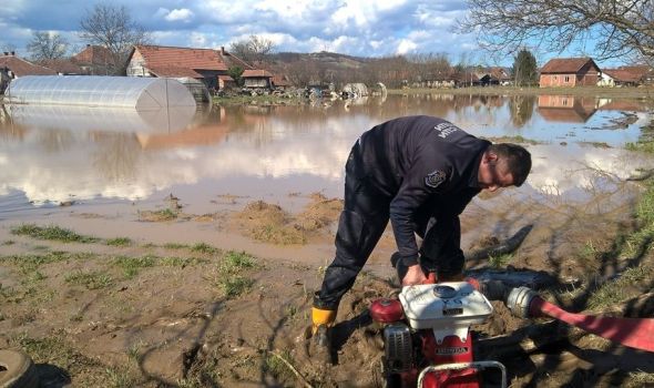 Kragujevački spasioci pomažu Makedoncima