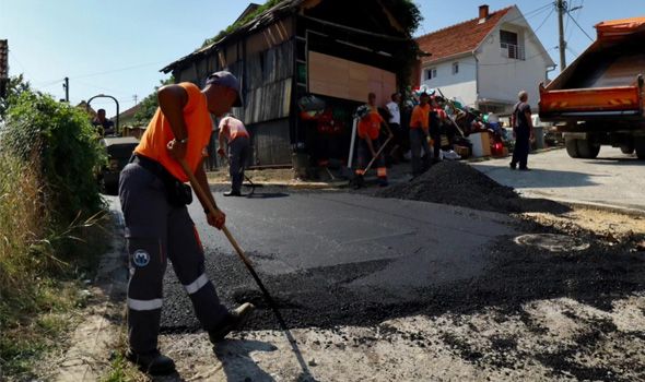 Asfaltirana ulica Mihajla Pupina: Evo gde se seli mehanizacija JKP “Šumadija” (FOTO)