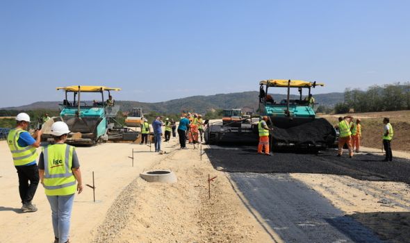 Asfaltira se prvi kilometar Severne obilaznice (FOTO)