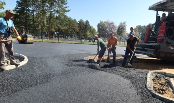 Rehabilitovan parking kod gradskih bazena, radovi na još dve lokacije (FOTO)