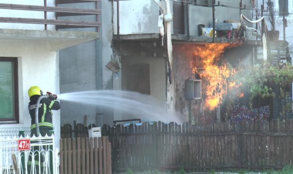 Spasene dve osobe od požara, sprečeno da vatrena stihija "proguta" celu kuću