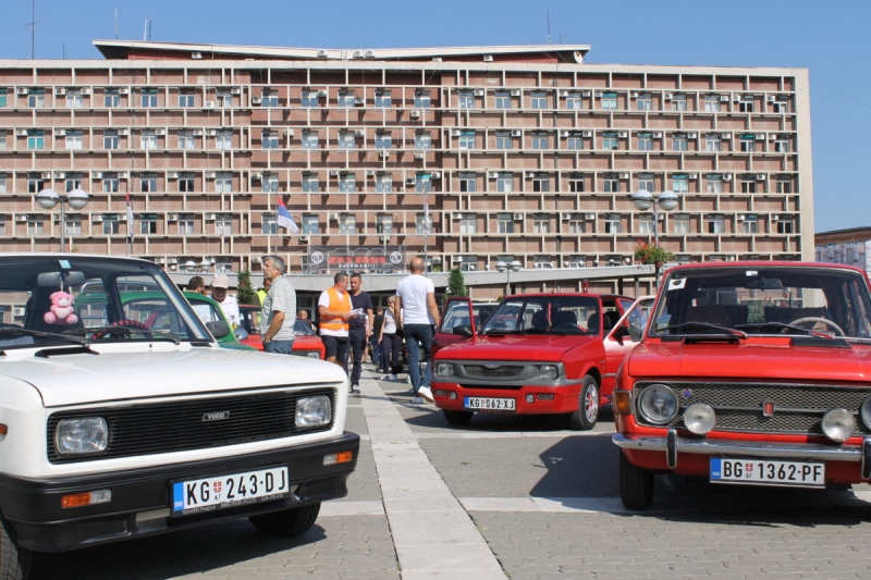 Praznik za ljubitelje Zastavinih vozila: Izložba automobila proizvedenih u nekadašnjoj fabrici u Kragujevcu