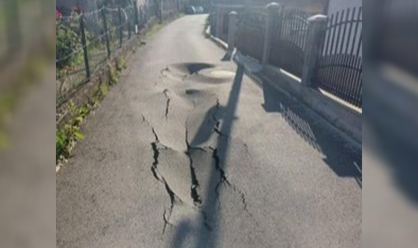 "Kao da su testo za picu pravili": Koliko traje novi asfalt u Kragujevcu? (FOTO)