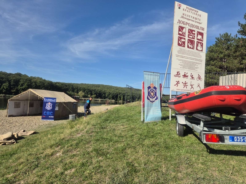 Pripadnici Specijalizovane jedinice civilne zaštite vežbali na Šumaričkom jezeru (FOTO)